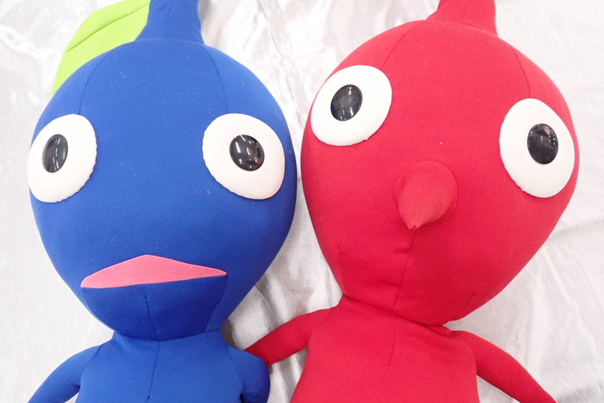 未使用級】【希少】ピクミン 抱き枕 特大ぬいぐるみ 青＆黄色 未使用級