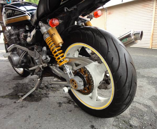 カワサキ ZX-4ホイール？ ゼファー400 リア ワイド化