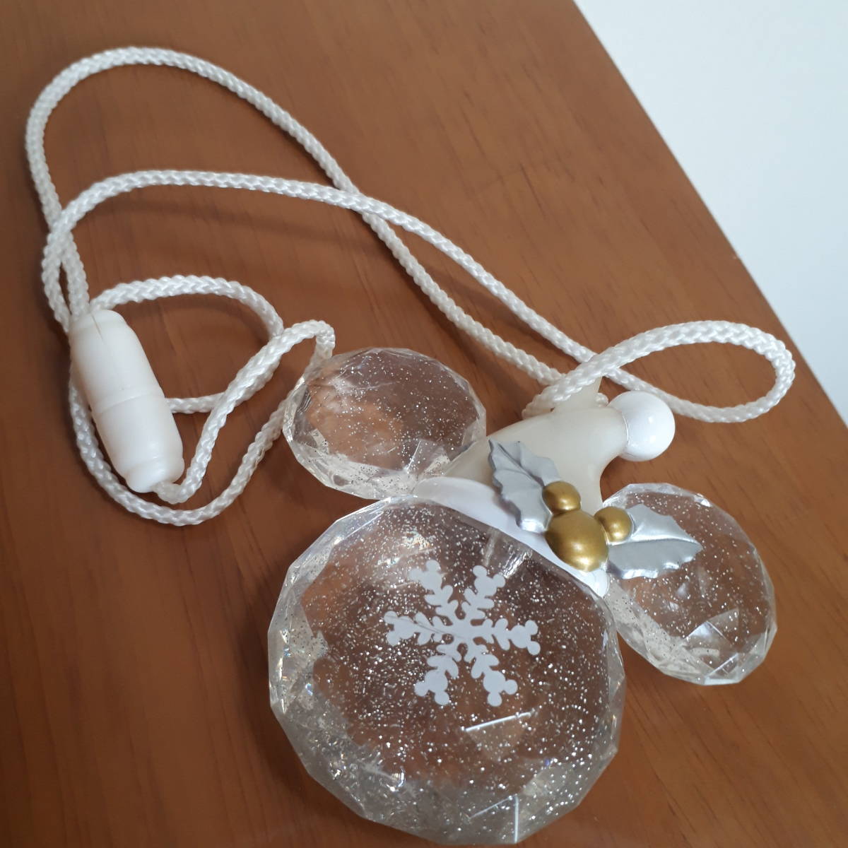 光る ペンダント ディズニー クリスマス ホワイト & ブルーライト 光る