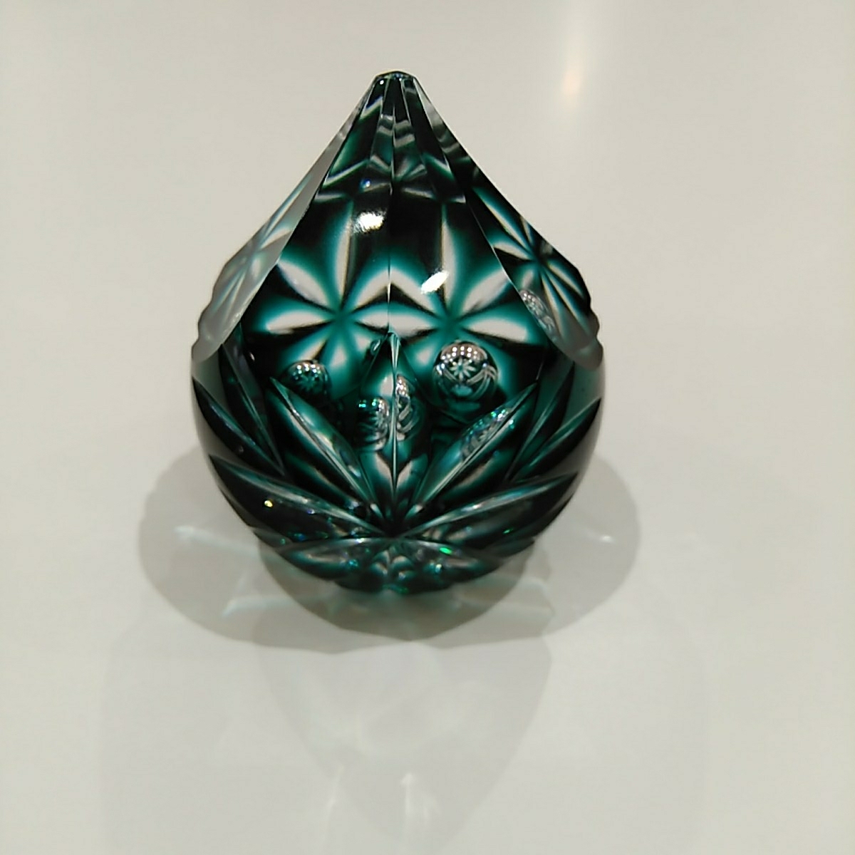 薩摩の雫】 ペーパーウエイト 島津薩摩切子 緑の落札情報詳細 - Yahoo