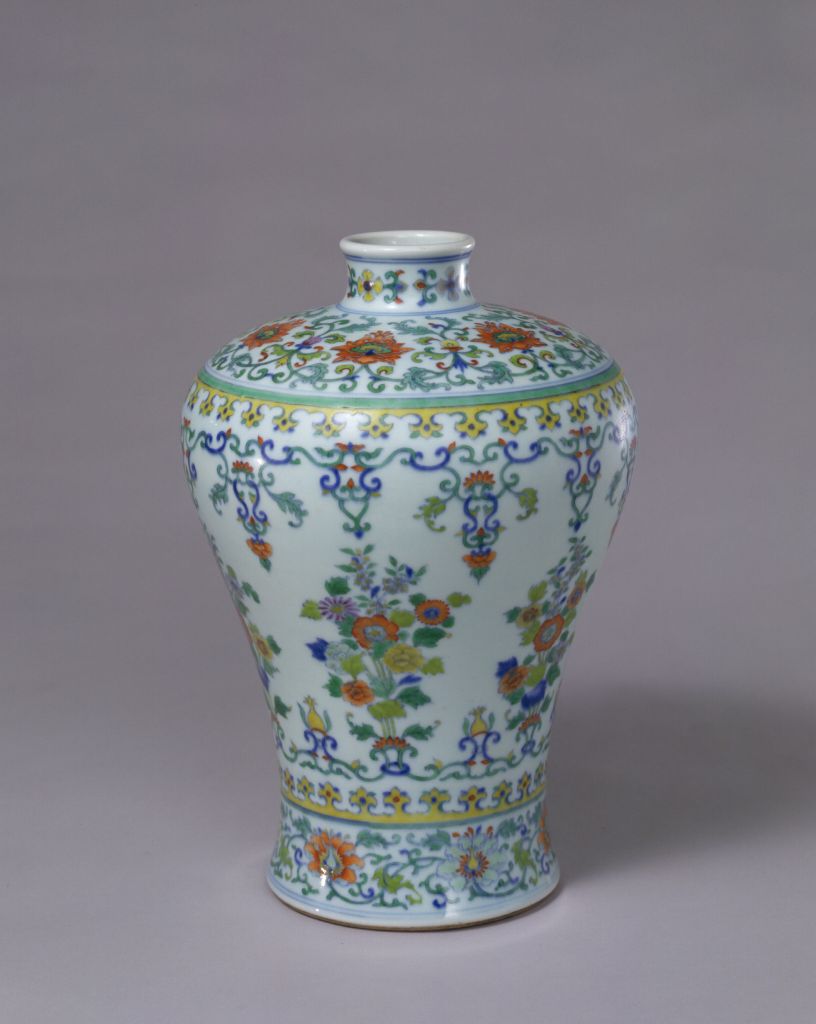 中国美術 磁州窯 纏枝蓮花 梅瓶(HA522) 中国美術 磁州窯 纏枝蓮花 梅瓶