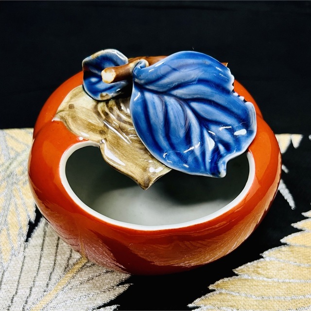 骨董 伊万里 染錦 蓋付き 器 大平 壽 縁起柄 アンティーク 美品 食籠