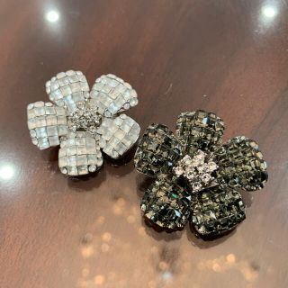 FOXEY（ブローチ/コサージュ ・ グレー/灰色系）のフリマアイテム一覧