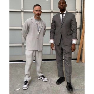 ISSEY MIYAKE - HOMME PLISSE サイズ2 ライトグレー パンツISSEY