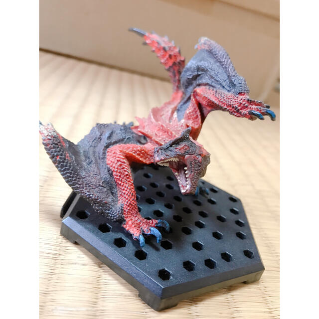 モンハン ティガレックス希少種 フィギュア クリエイターズモデル