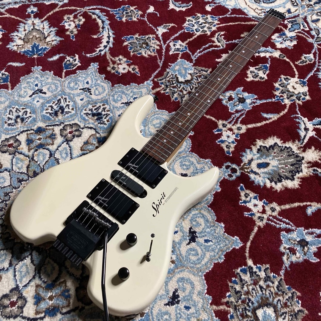 Steinberger Spirit ホワイトエレキギター