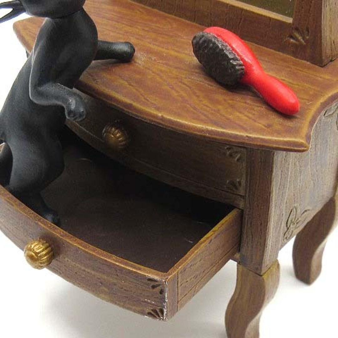 魔女の宅急便2014年カレンダー アンティークドレッサー Amazon.co.jp