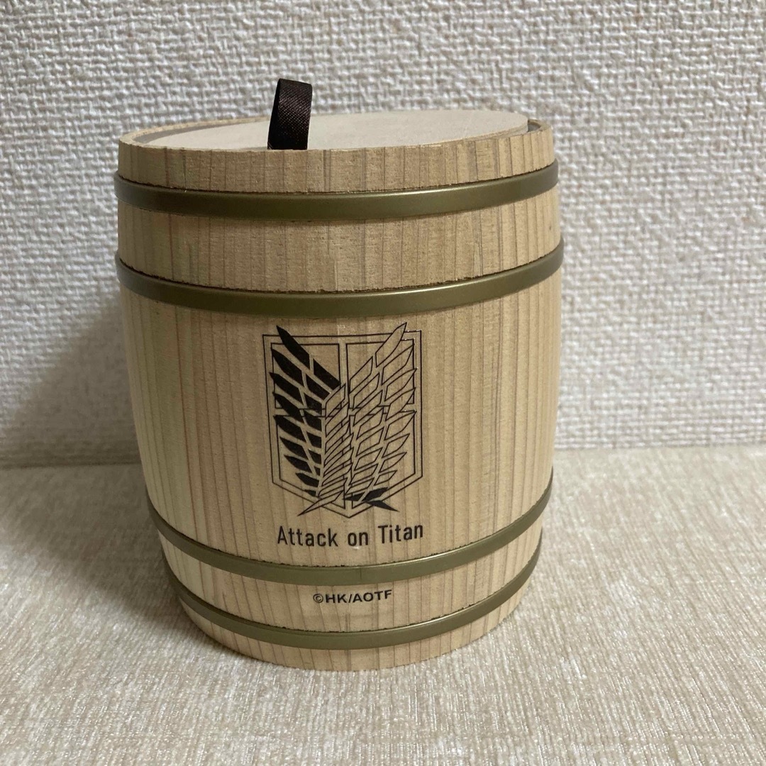 進撃の巨人 進撃ロゴ 白木ミニ樽 小物入れ 樽
