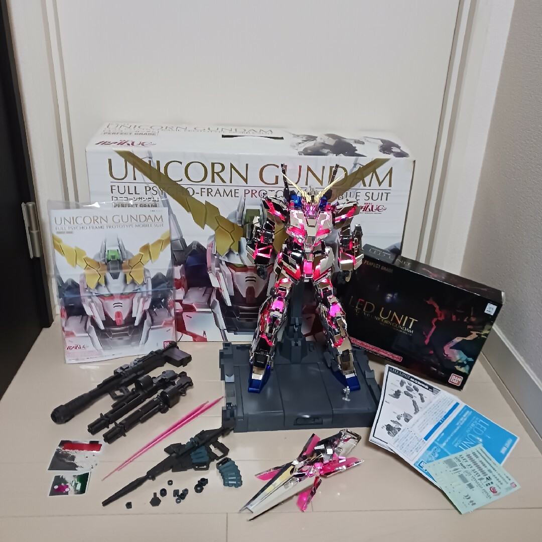 PGユニコーンガンダムメッキ塗装済みキット PGユニコーンガンダム