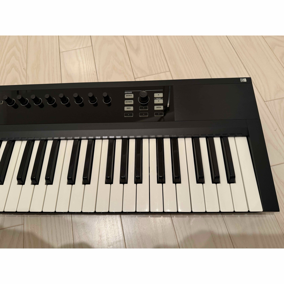 KOMPLETE KONTROL S49 MIDIキーボード