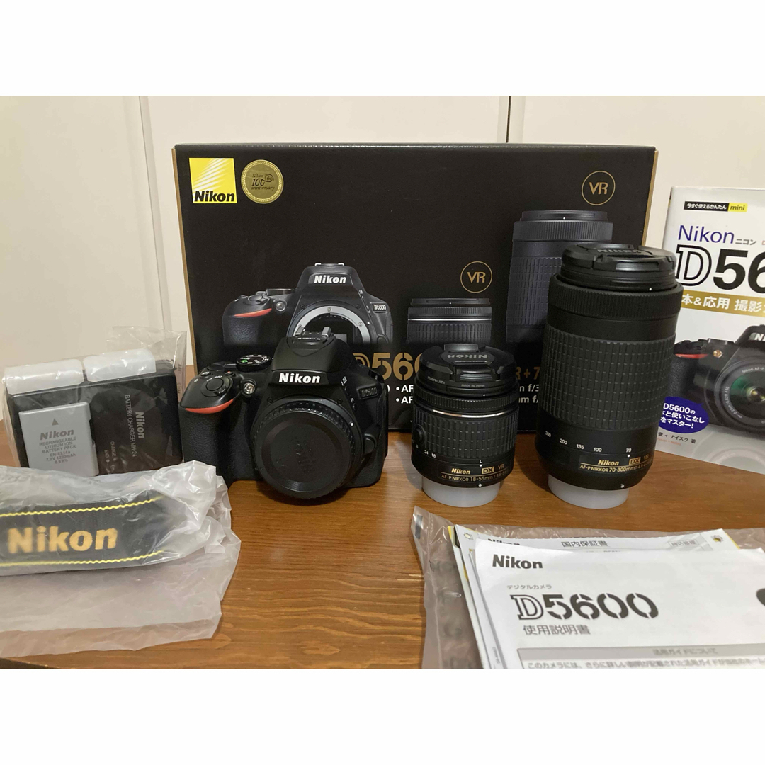 Nikon D5600 ダブルズームキット+単焦点レンズ1本 おまけ付き Nikon