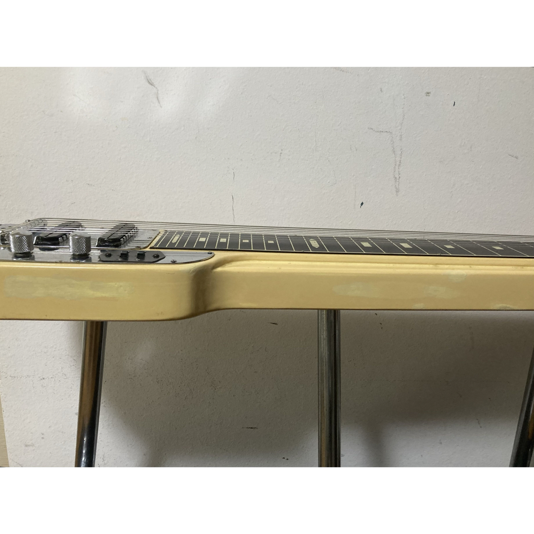 Guyatone グヤ8弦スチールギター スタンド、ケース付