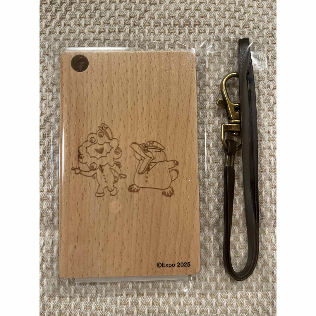 新品】 大阪関西万博 ミャクミャク ICOCA用 木製パスケース 万博限定