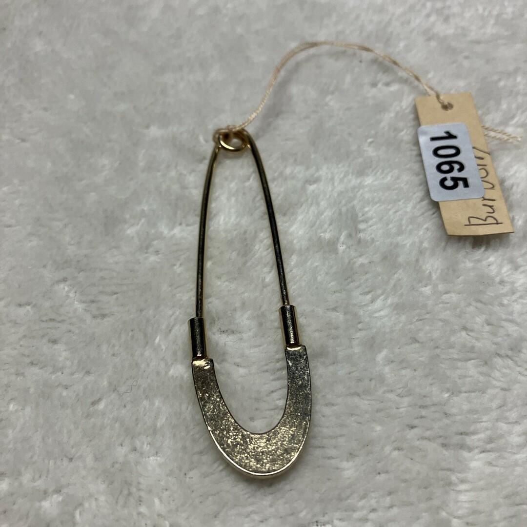 レア！BURBERRY'S バーバリー ヴィンテージ サドル ブローチ 【公式通販】