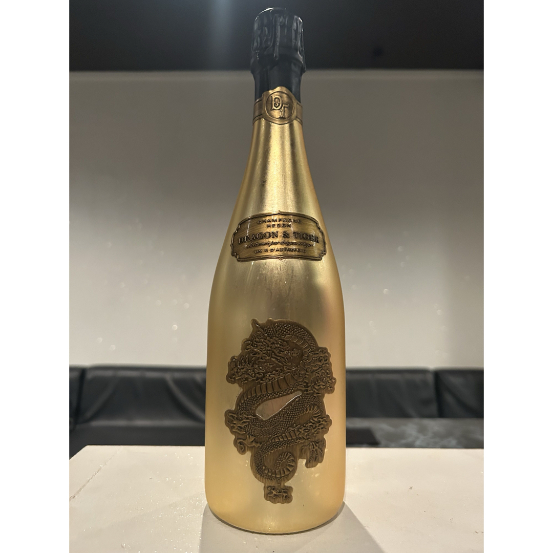 ドラゴンシャンパン ゴールドChampagne Redon Extra Brut