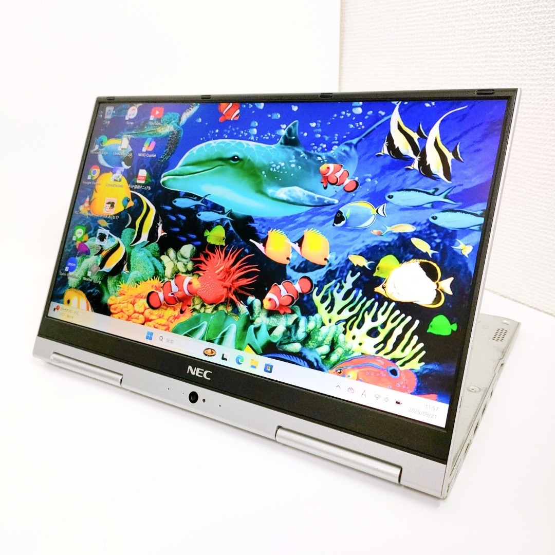 第8世代i5✨️タッチパネル/Win11/SSD/小型/カメラ付きノートパソコン