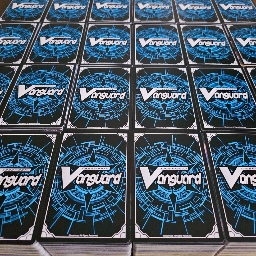 ヴァンガード 大量まとめ売り 1箱 約10，000枚 引退品