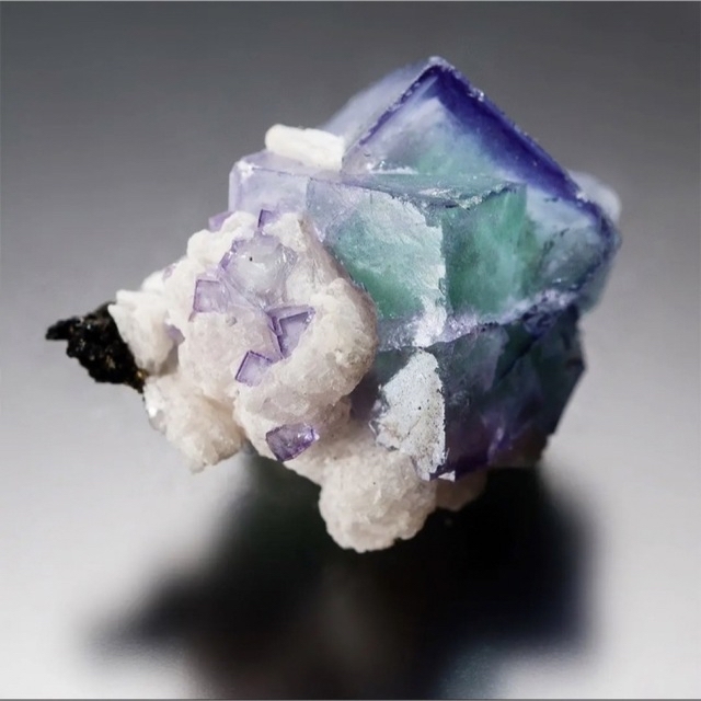 16g】中国ヤオガンシャン産 クリアブルーフローライト 煙水晶共生 鉱物