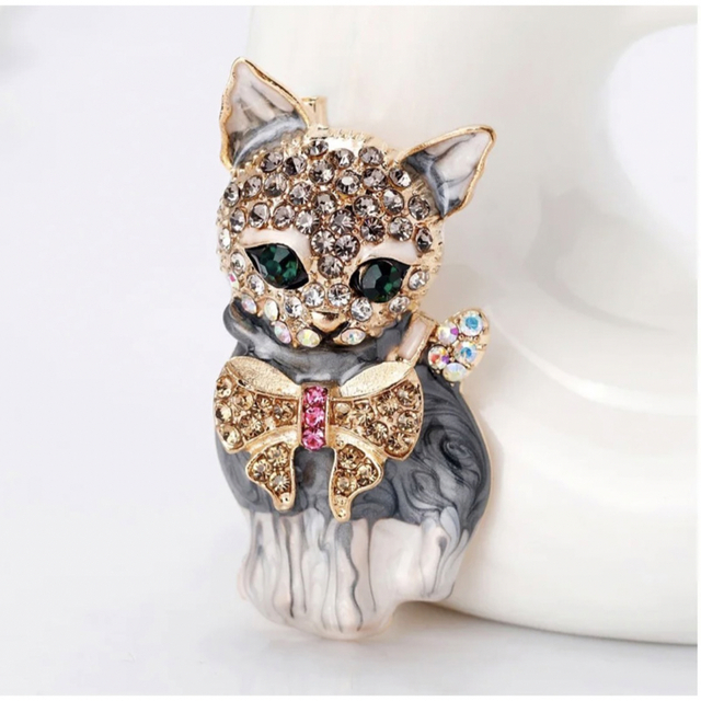 VINTAGE - ヴィンテージブローチ 猫ねこ リボン ゴールド ライン