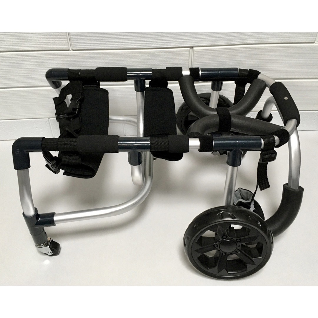 □犬の車椅子 中型犬用4輪 9～18kg位 背高～45cm位