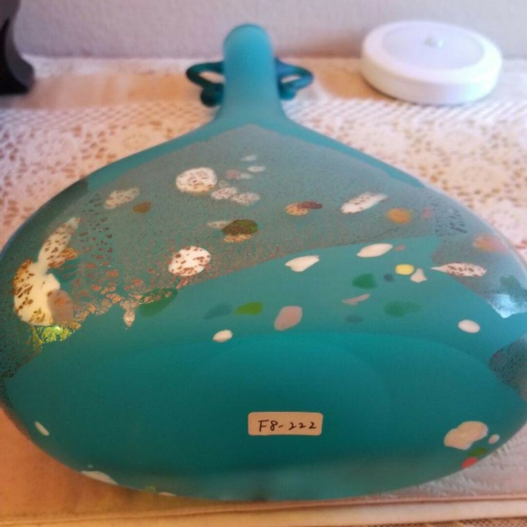 ガラス作家もの石井康治の凛とした中にも華やかさをひめたブルー