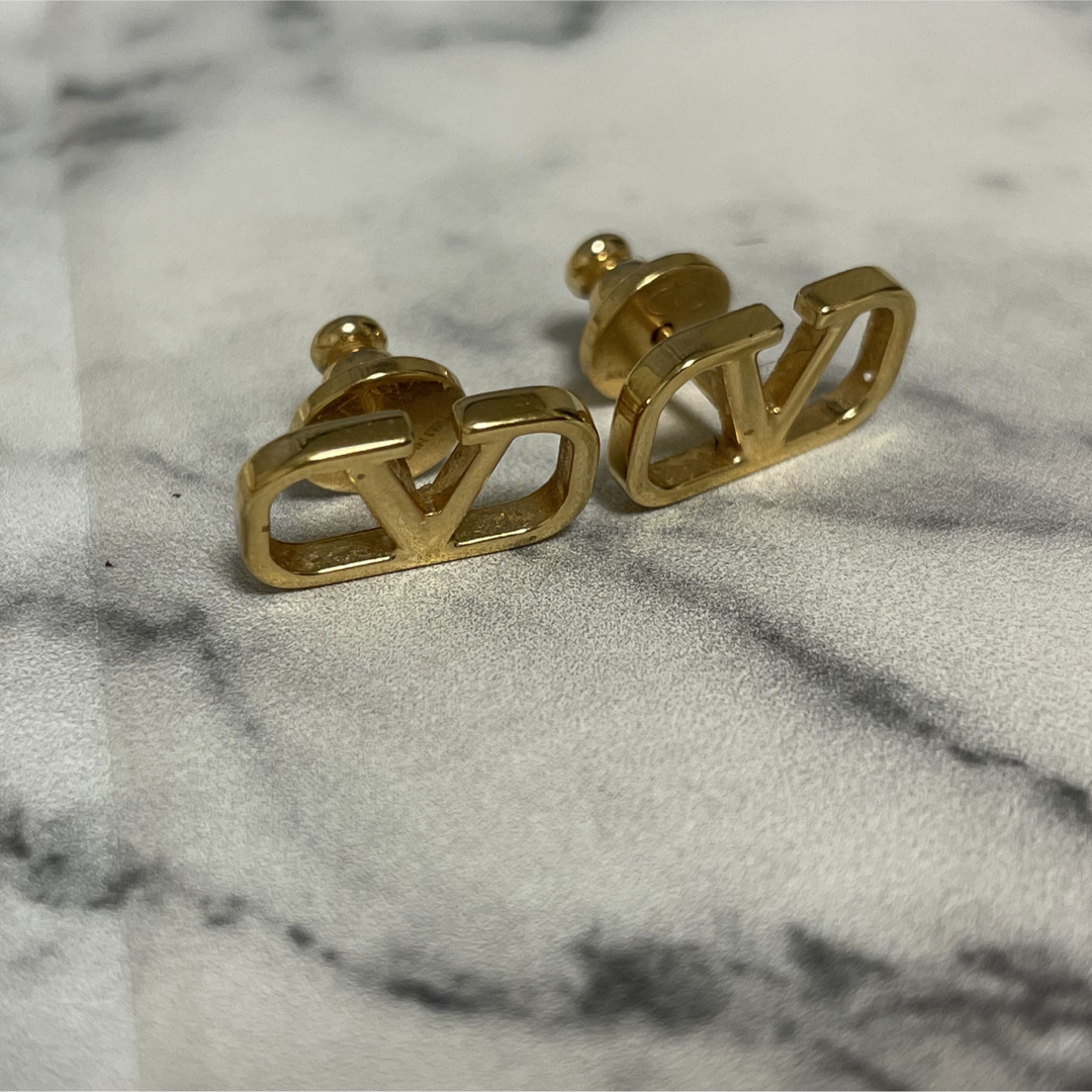 最終値下げ 正規品 valentino Vロゴ シグネチャー メタル ピアス