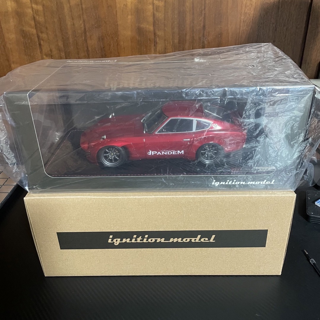新品未展示品 イグニッションモデル 1/18 パンデムS30 Zレッド