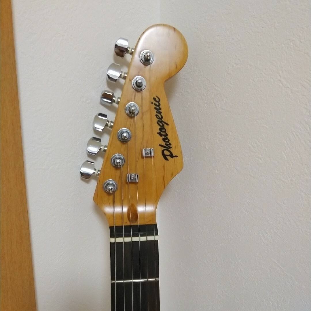 photogenic 初期ロゴ ストラトキャスター 弾きやすい