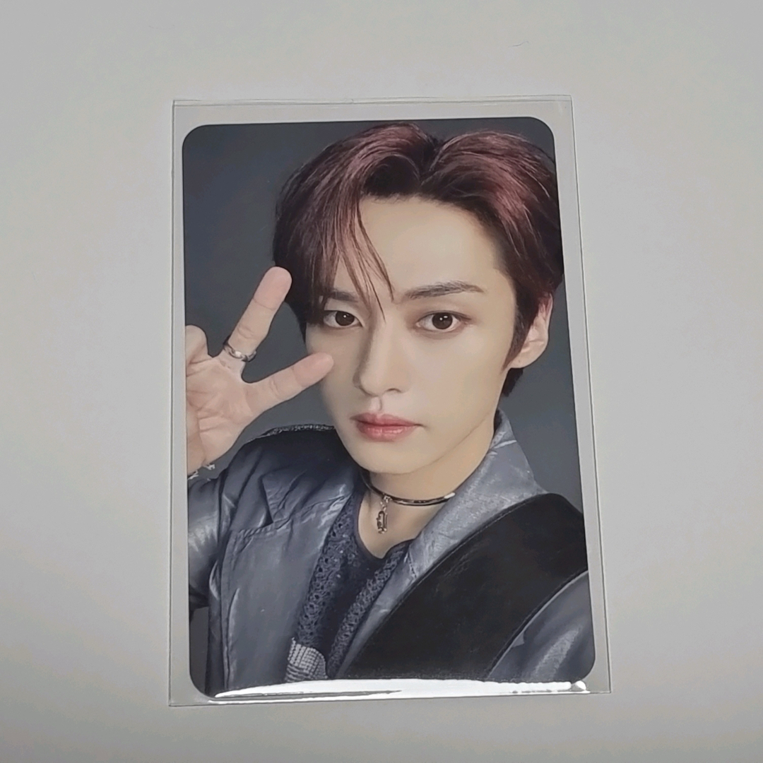 Stray Kids スキズ LeeKnow リノ プリントサイン入りポラロイド スキズ