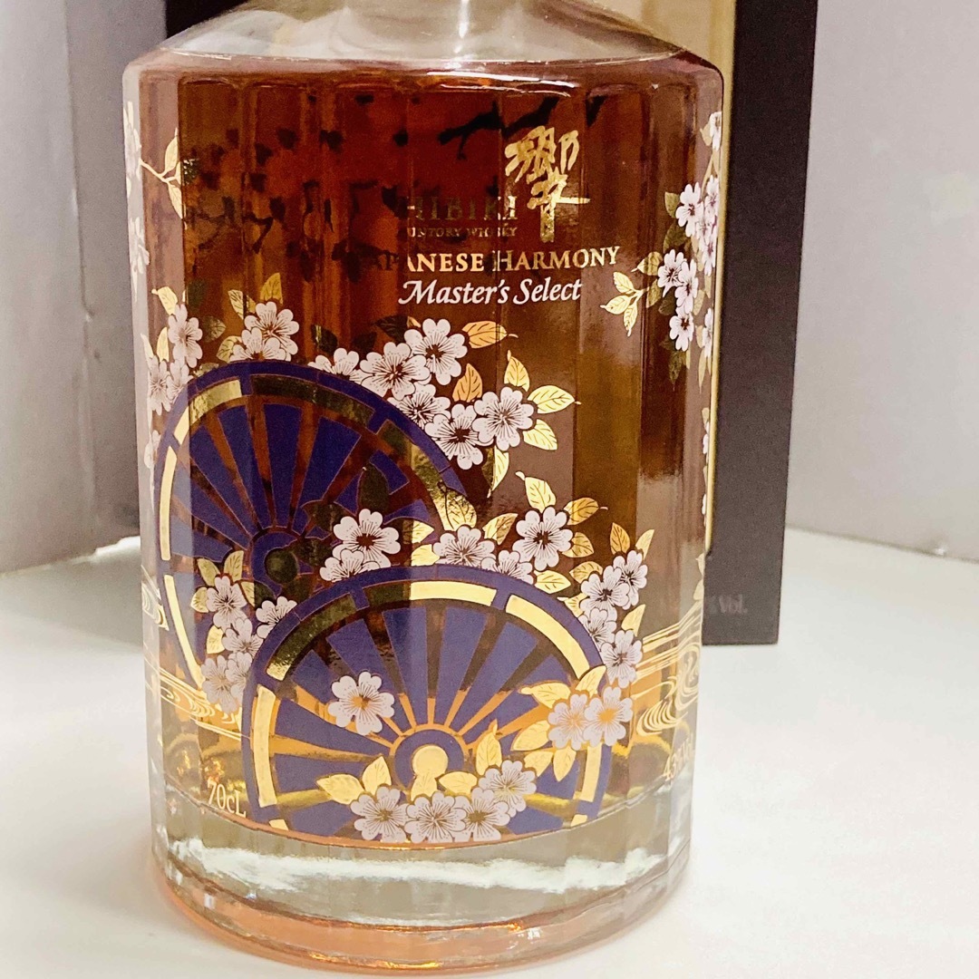 日本未発売限定ボトル】響 桜御所車 新品】サントリー 響 マスターズ