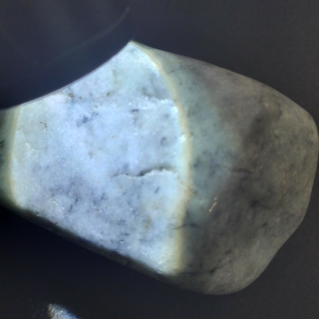 国石翡翠198g ヒスイ ひすい 新潟県 糸魚川市姫川翡翠 原石 翡翠 糸魚川市