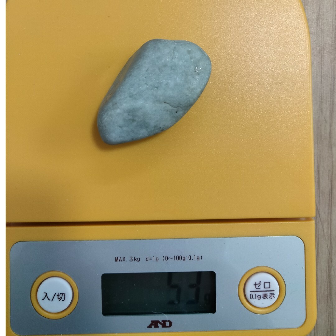 国石翡翠 新潟県 糸魚川市姫川翡翠 原石 翡翠53g 翡翠 糸魚川ヒスイ