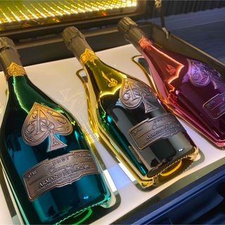 i*o様 アルマンド信号機の空き瓶(赤抜)+アタッシュケース i*o