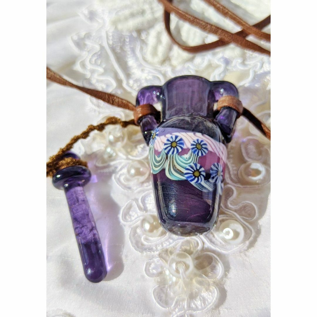 最新 吉田正子トンボ玉（貳拾捌） 「瓶型」皮ひもネックレス ガラス玉