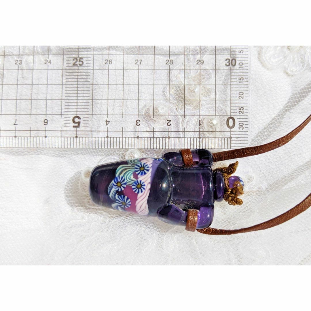 最新 吉田正子トンボ玉（貳拾捌） 「瓶型」皮ひもネックレス ガラス玉