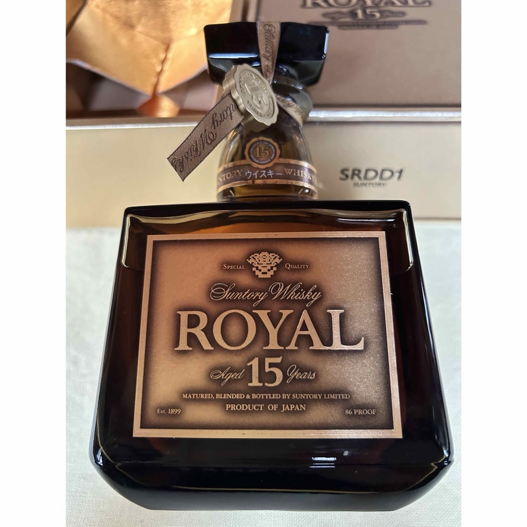 サントリーウイスキーローヤル15年〈ゴールドラベル〉の通販 by えむ