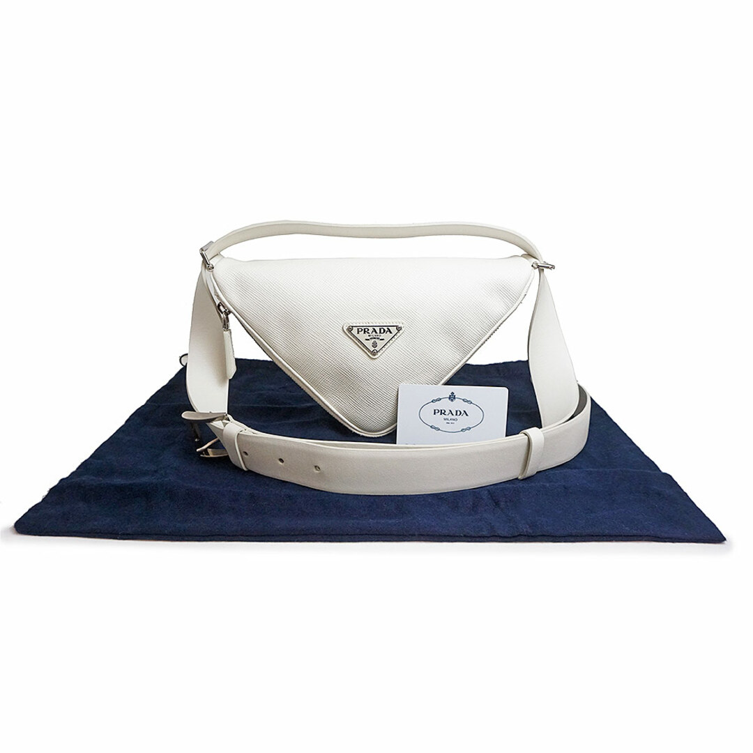 未使用に近い】PRADA L字 サフィアーノ 三角プレート トライアングル