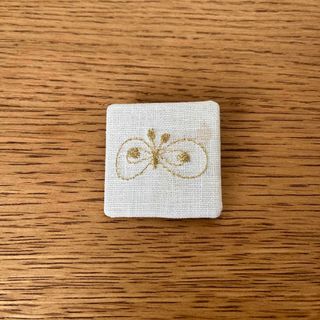 mina perhonen - ミナペルホネン ブローチ - 金属素材 白 鳥の通販 by