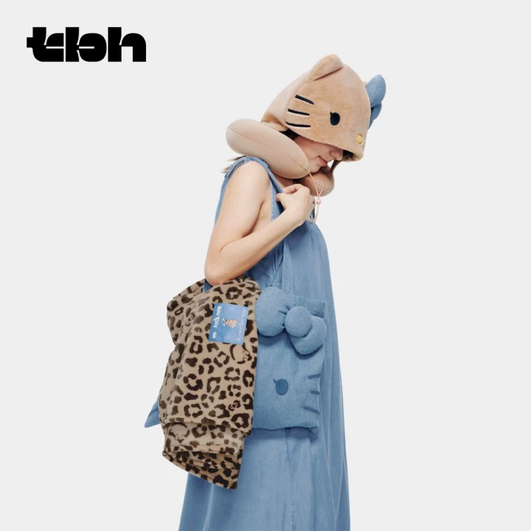 海外限定Hello Kitty x TBH フード付き ネックピロー
