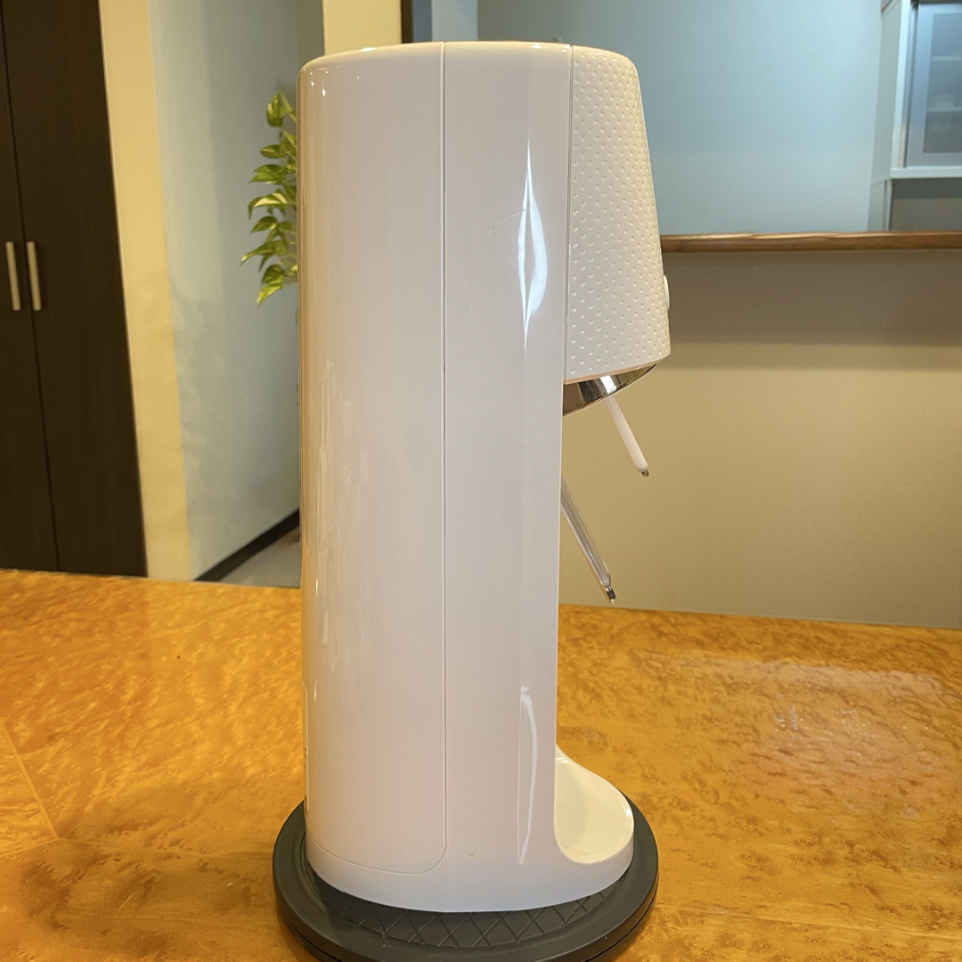 Sodastream One Touch 満タンガスシリンダー2本、ボトル2本