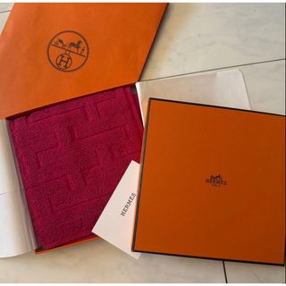 HERMES - 未使用 ロゴマークハンドタオルの通販 by JJ｜エルメスならラクマ