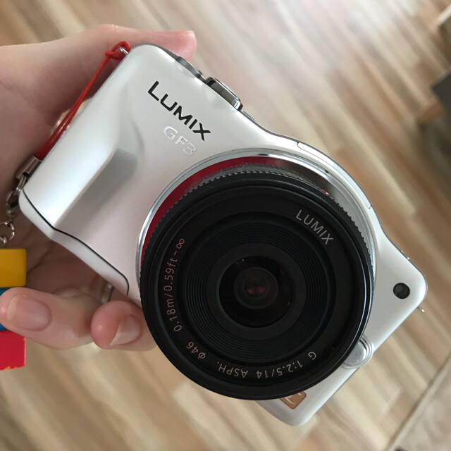 極美品 拡大写真の通り Lumix GF3 ホワイト デジタル一眼レフカメラ