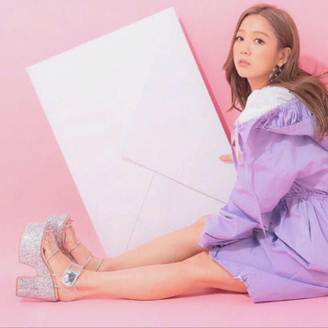 サンダル 西野カナ