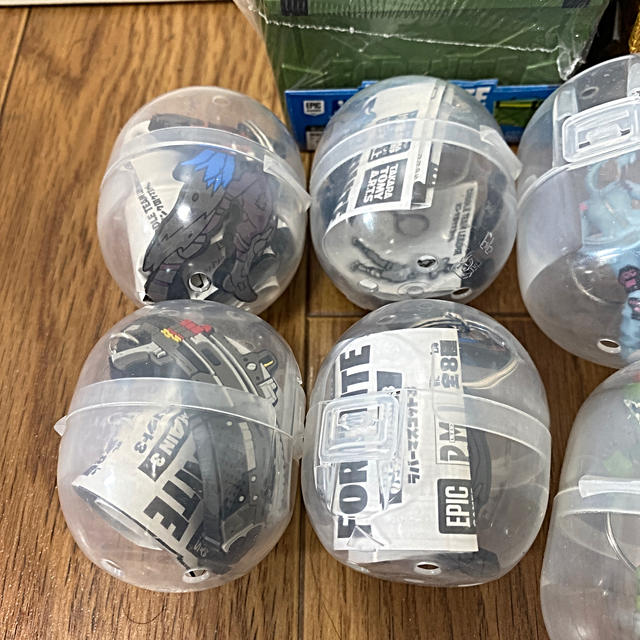 フォートナイト 宝箱、弾薬箱、ガチャ8個セットの通販 by sora's shop