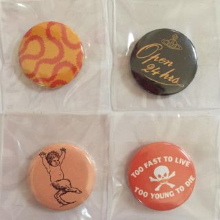 Vivienne Westwood（バッジ/ピンバッジ）のフリマアイテム一覧