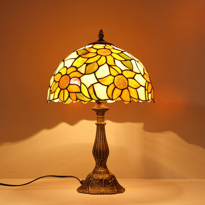 大型古風ステンドグラスランプ 花形テーブルランプ 卓上照明 高さ67