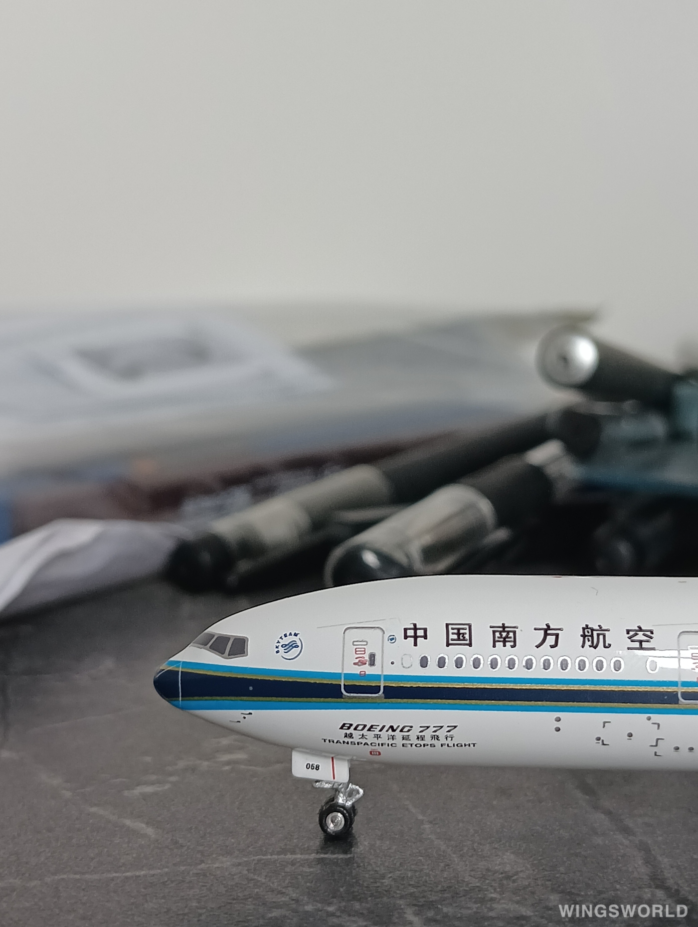 中国南方航空 777-200 B-2051 1/400 NG Model China Southern Airlines