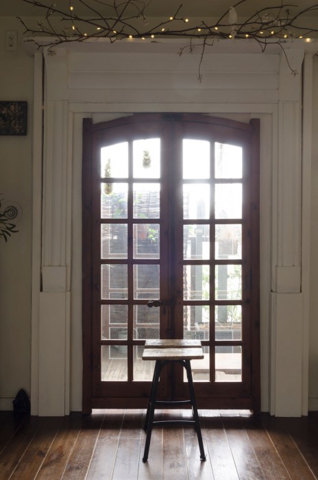 憧れのパリ・アパルトマンを再現-収納計画の優れたおうち