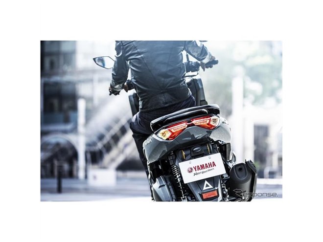 Yamaha タンク ネイビー/シルバー SRタンクにキャンディカラーで