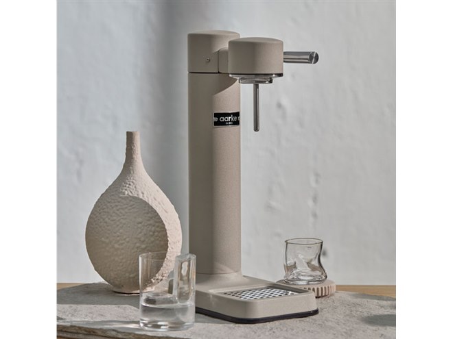 アールケ、ソーダマシン「Carbonator 3」に新色サンドベージュを限定